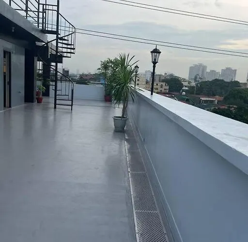 My Heart Of San Juan Near Greenhills, Ortigas With Roof Garden 마닐라